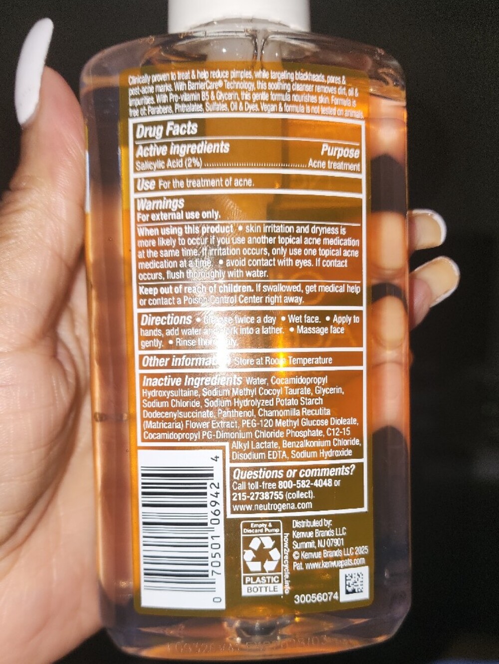 Neutrogena Oil-Free Acne Wash Sensitive Skin Facial Cleanser 9.1oz - Picture 2 of 2